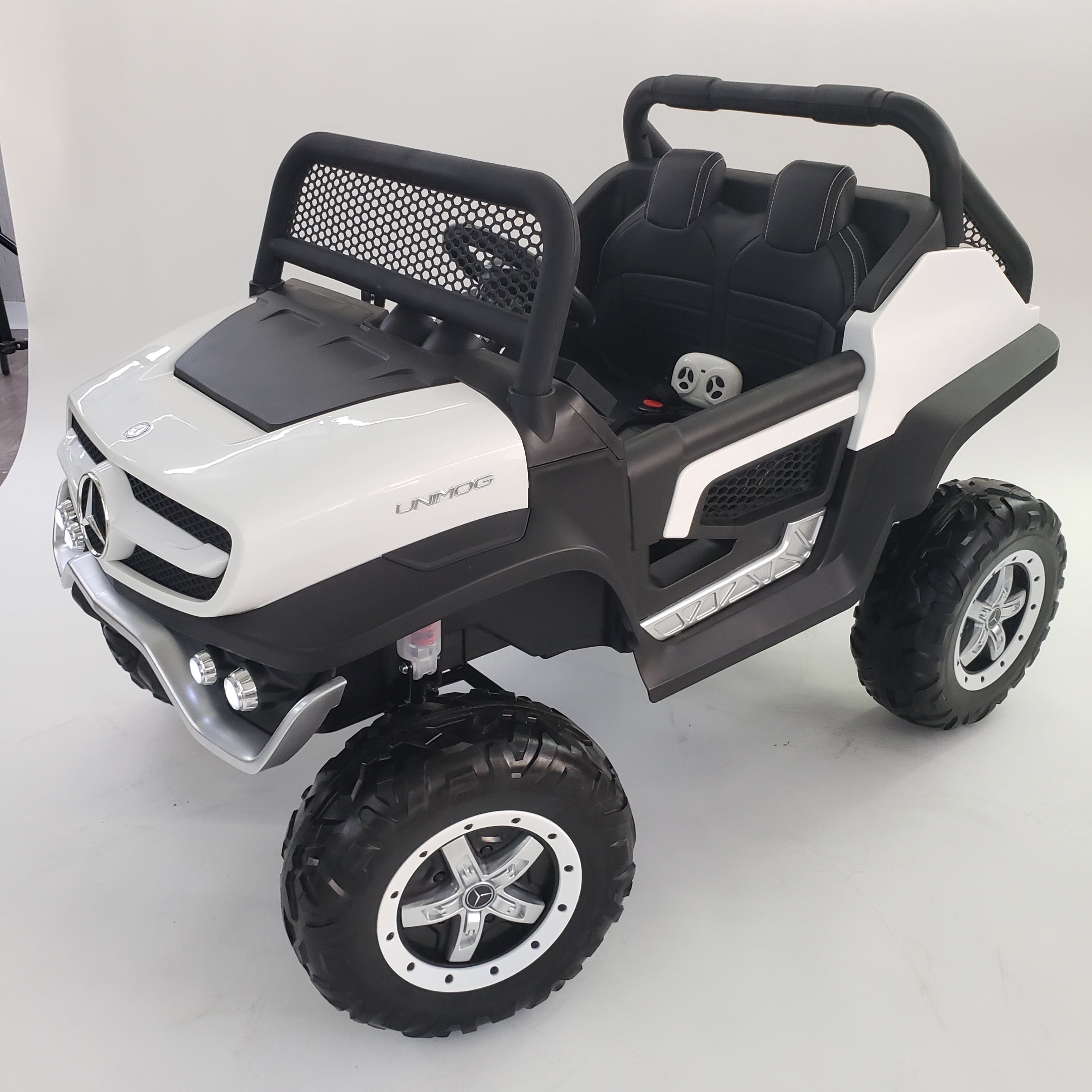 kidsvip mercedes unimog 24v ride on truck kids and toddlers white 3